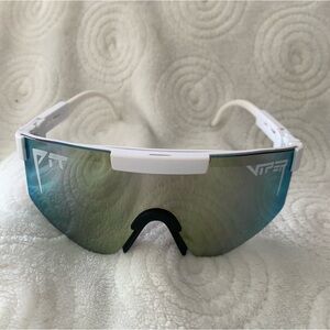 Fashion sport shades